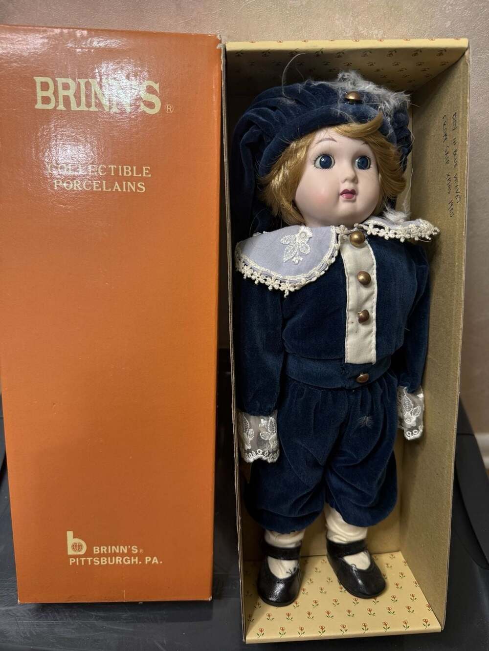 Brinn's Collectible Porcelain Doll Oliver Blue NED-524,9